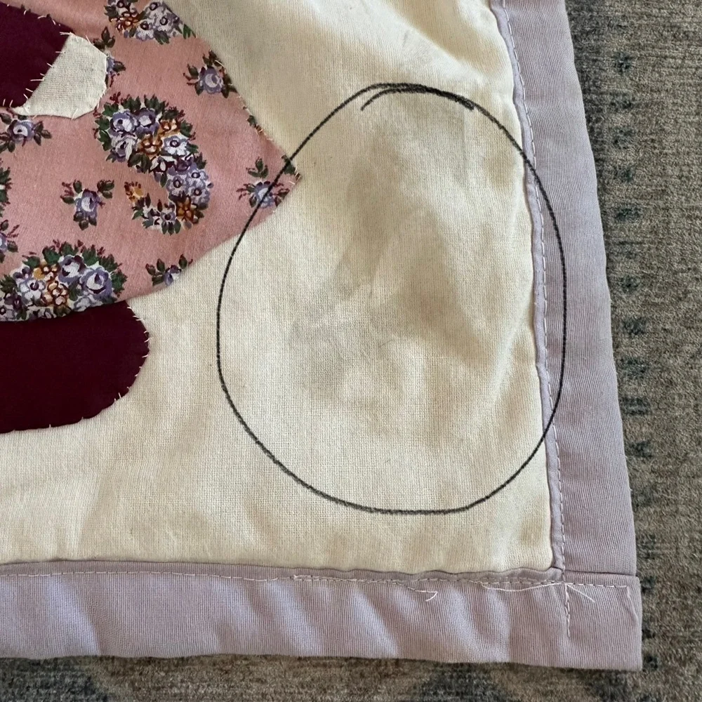 Adorable Sunbonnet Sue Hand-stitched Quilt Cream Lavender  Yarn Tied 77”x89”